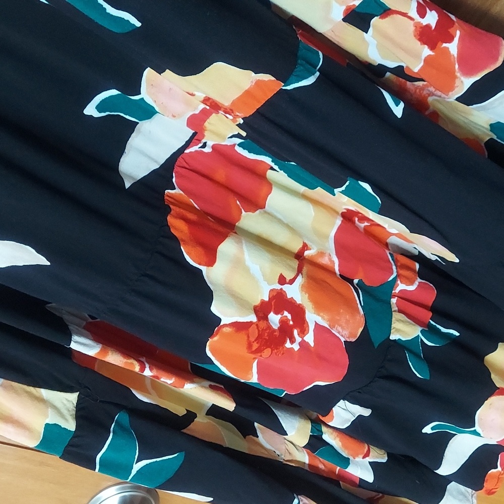 * Maurices Asymmetrical Sleeveless Dress, Vibrant Floral Pattern Size L Like New - Picture 5 of 10